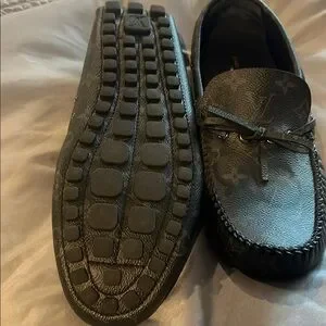 Louis Vuitton Black Suede Loafers Slip-Men’s Louis Vuitton Driver Mocassins Louis Vuitton | Shoes | Louis Vuitton Black Suede Loafers  main image 2